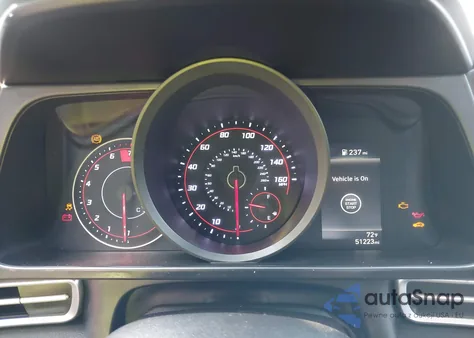 2021 Hyundai Elantra Sel z USA, uszkodzony, nr VIN 5NPLM4AG5MH014165